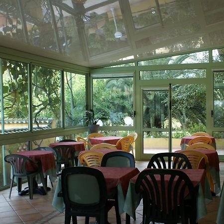 Hotel Cyrnea 칼비 외부 사진
