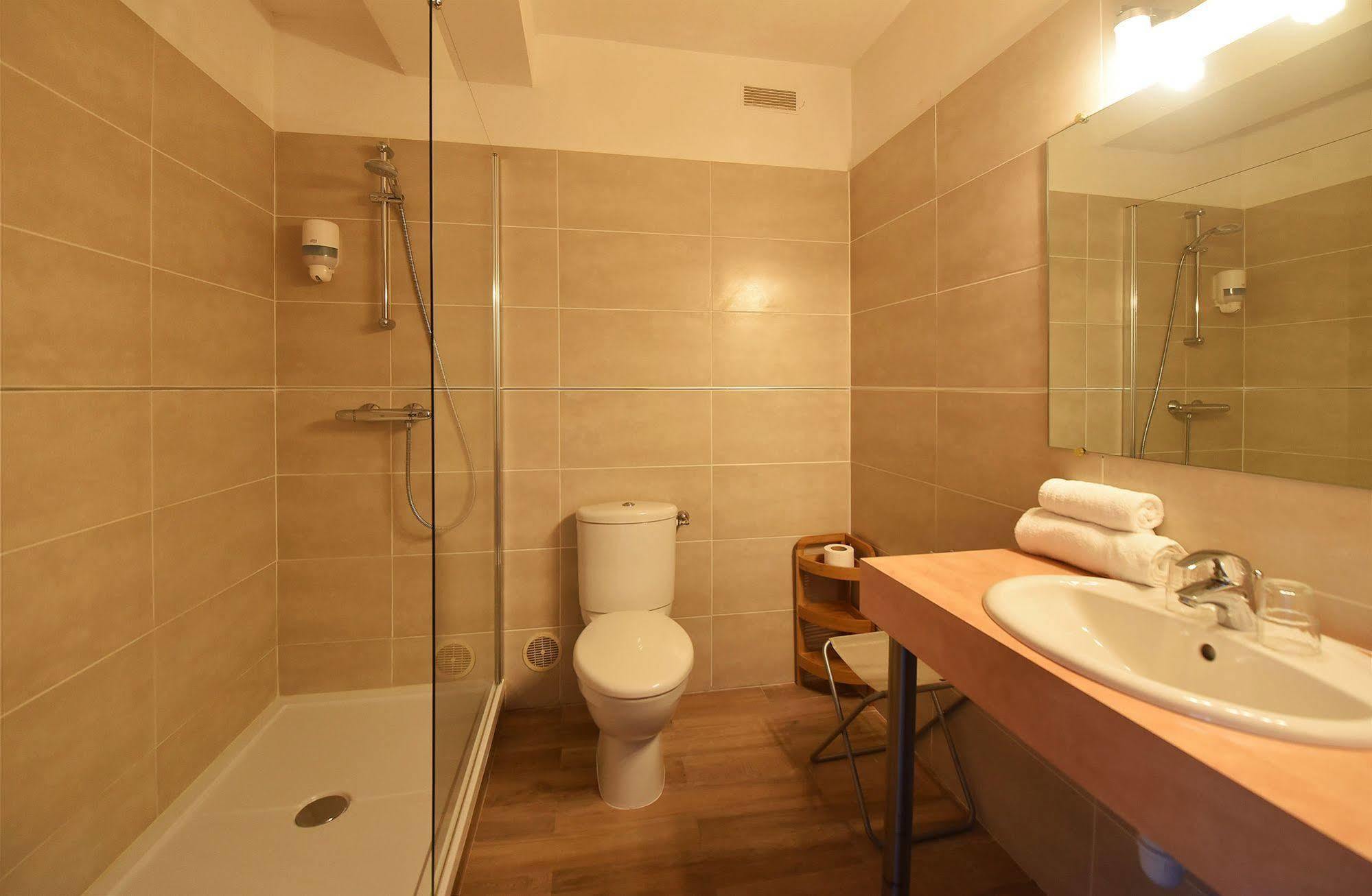 Hotel Cyrnea 칼비 외부 사진