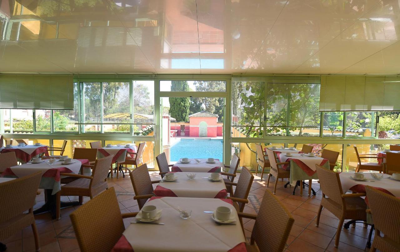 Hotel Cyrnea 칼비 외부 사진