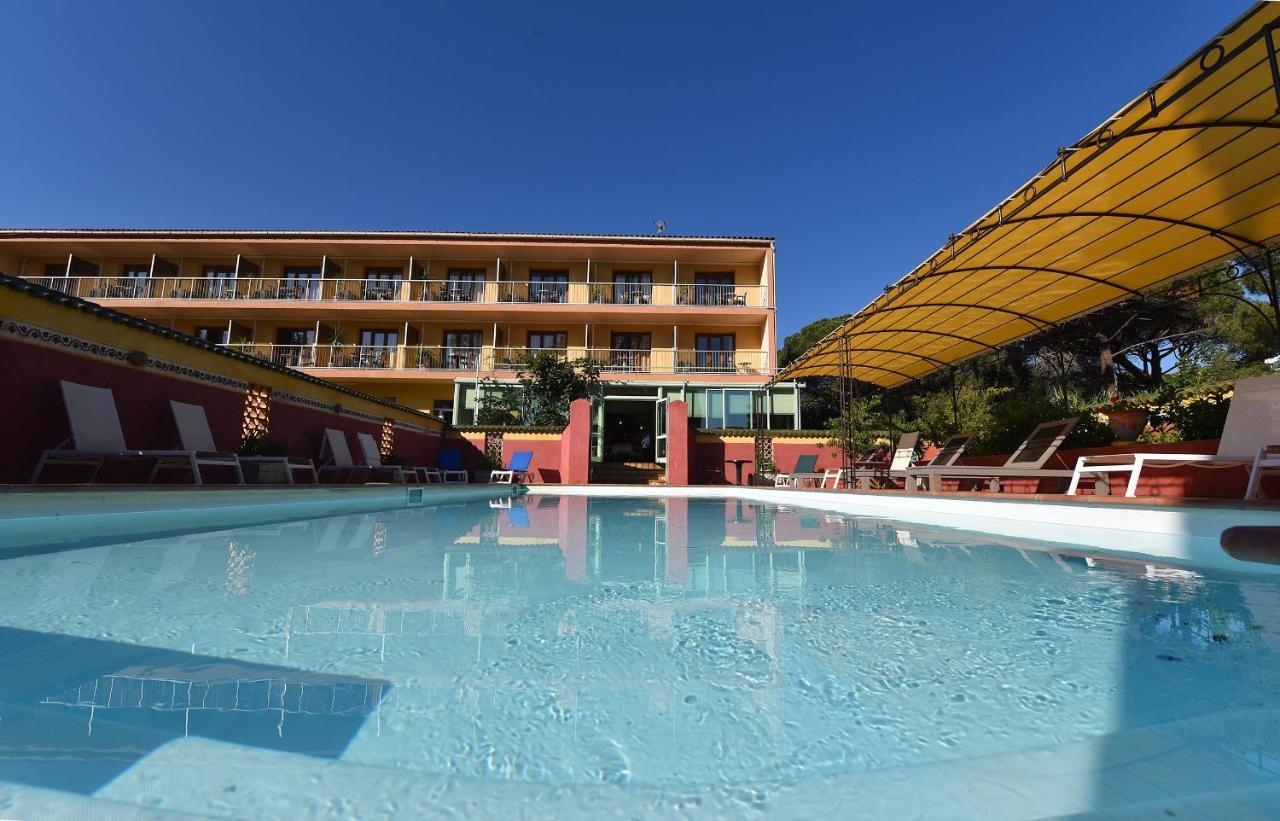 Hotel Cyrnea 칼비 외부 사진